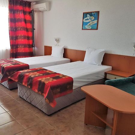 Family Hotel Venera Каварна Экстерьер фото
