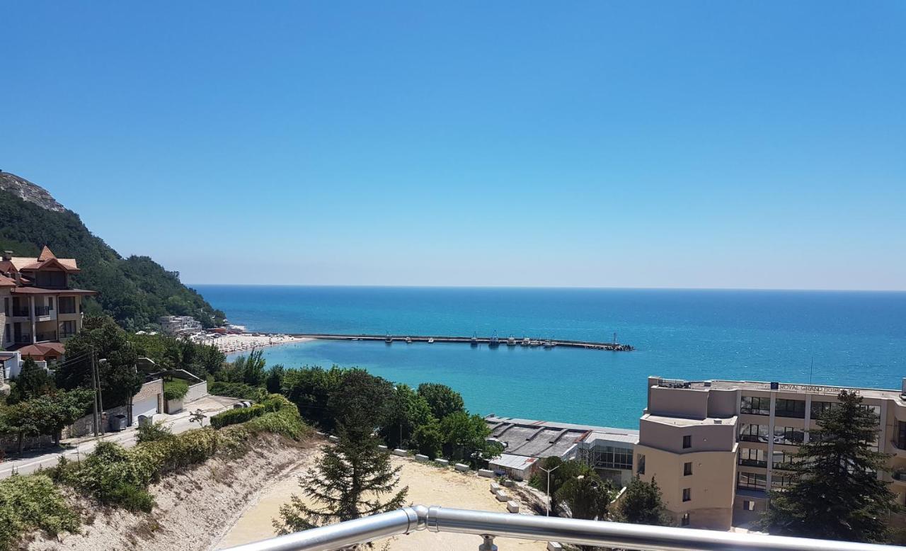 Family Hotel Venera Каварна Экстерьер фото