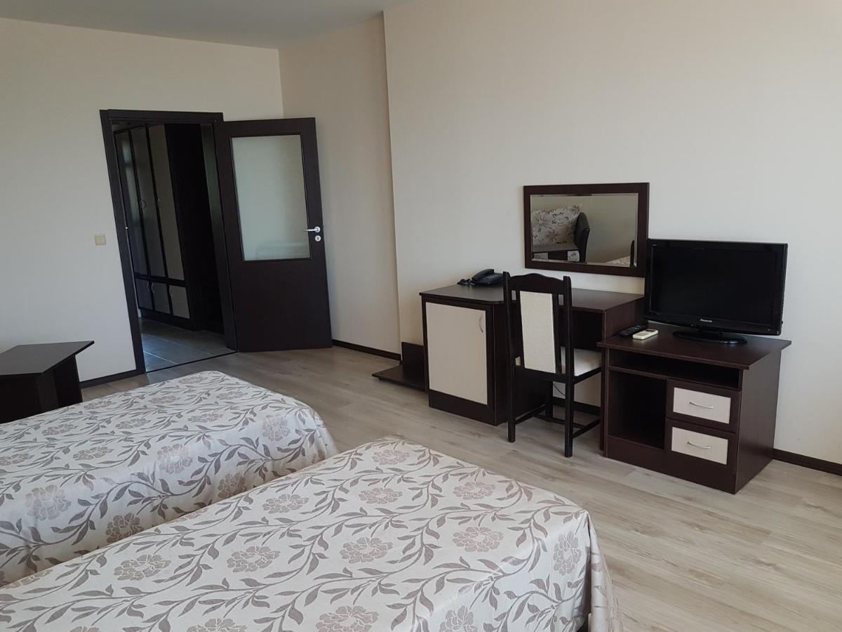Family Hotel Venera Каварна Экстерьер фото